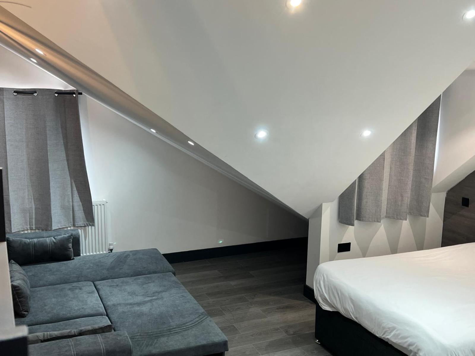 Thandi House Heathrow Airport Ashford  Экстерьер фото